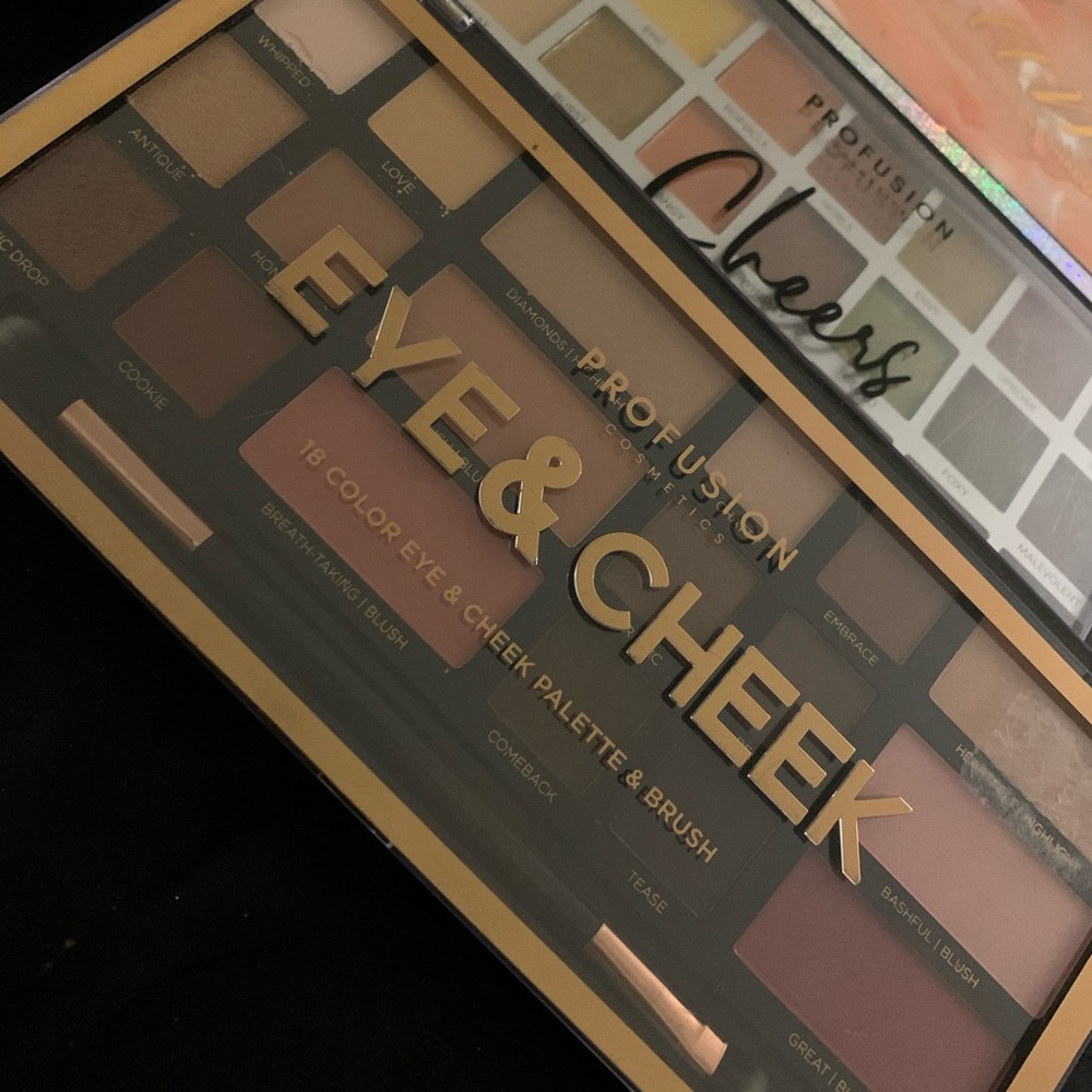 Eye & Cheek Makeup palette